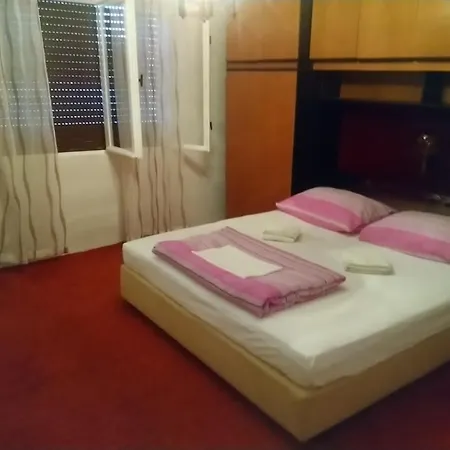 Vidas Apartment *
